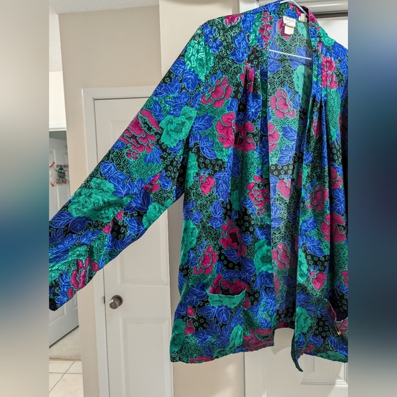 Blouse - Picture 2 of 3